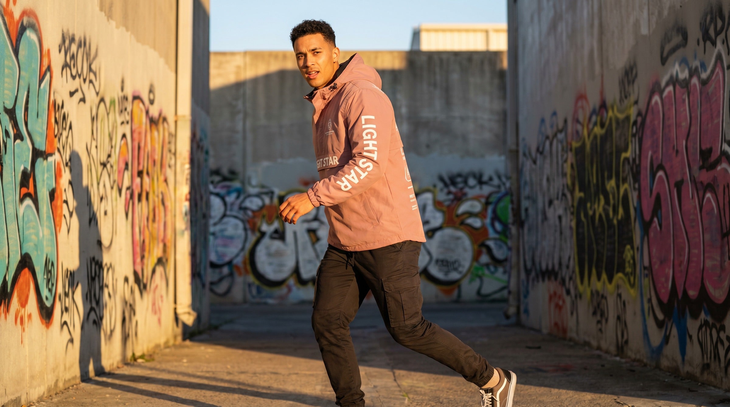 Stellar Anorak lifestyle - Dusty Pink