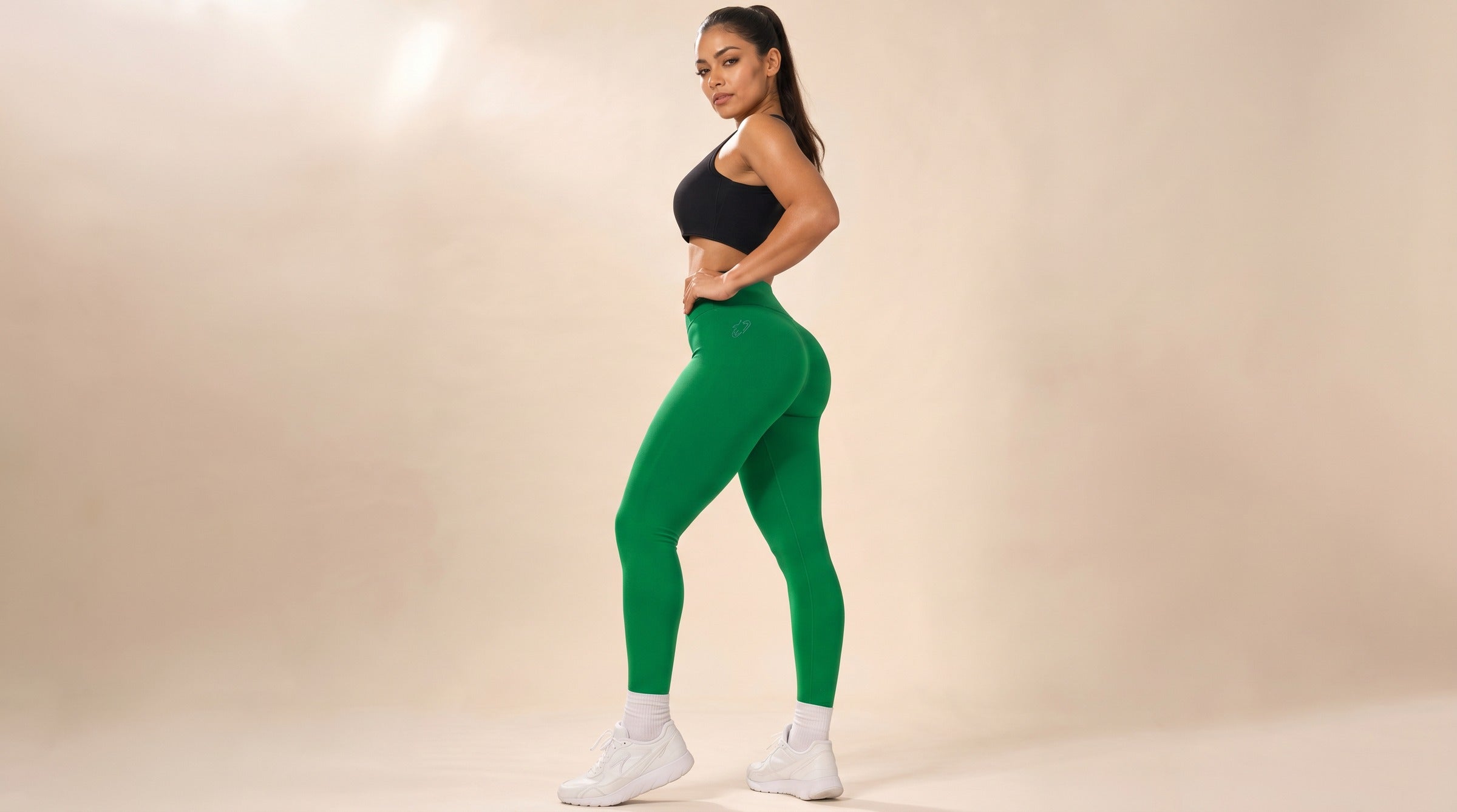 Stellar Compression Leggings lifestyle - Kelly Green