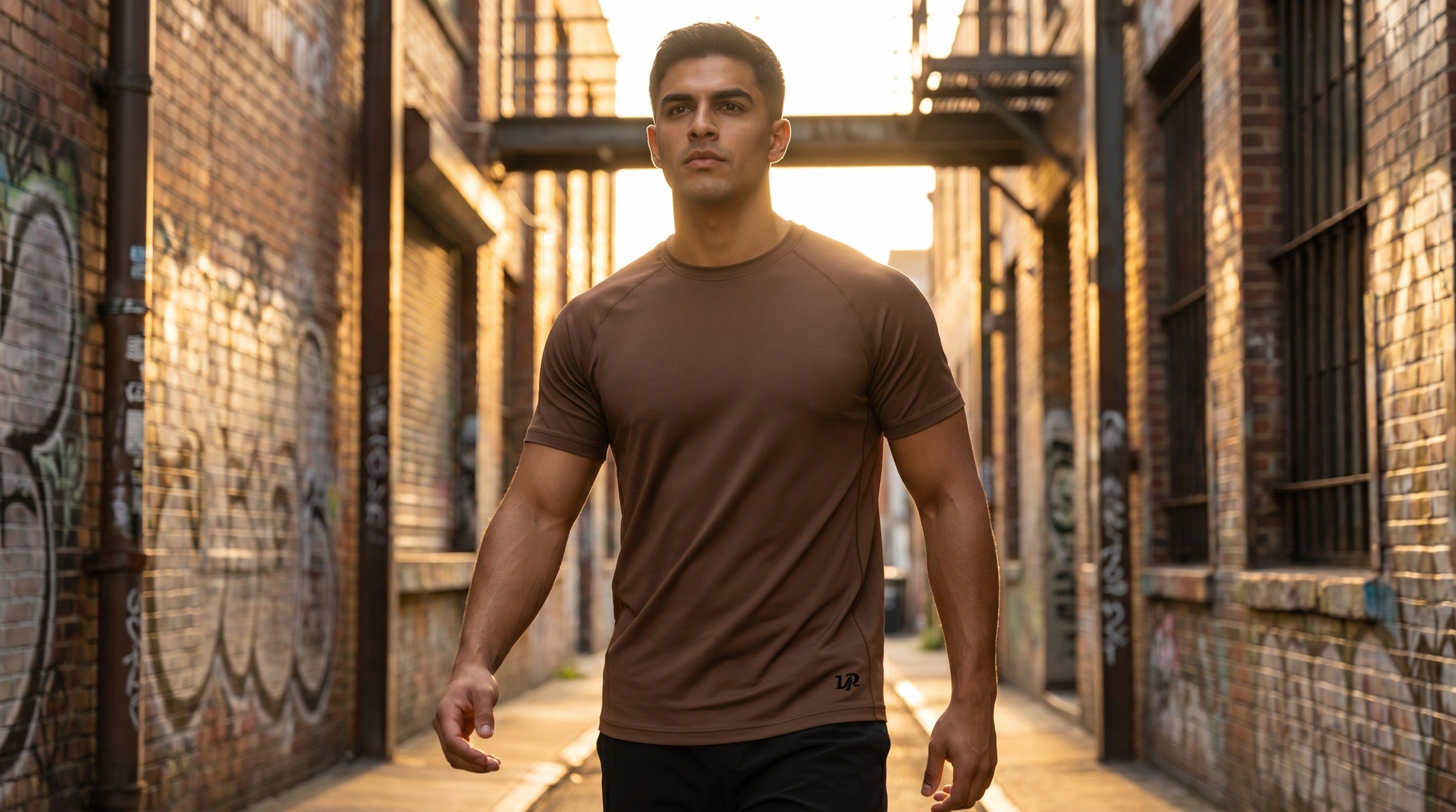 Stellar Performance Tee lifestyle - Mocha Brown